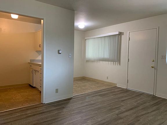3rd image of 971 Whitethorne Dr APT D