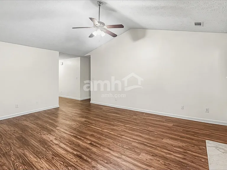 6465 Chestnut Bend Dr — Photo 6