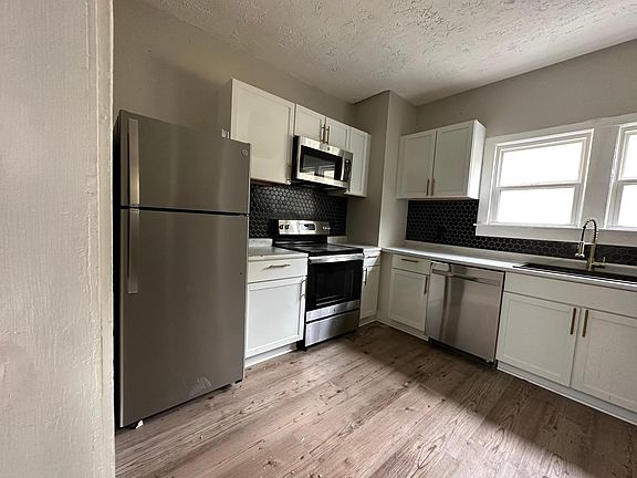 4th image of 637 S Rotherwood Ave #A