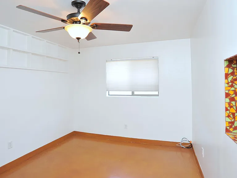 5842 E 4th St — Photo 35