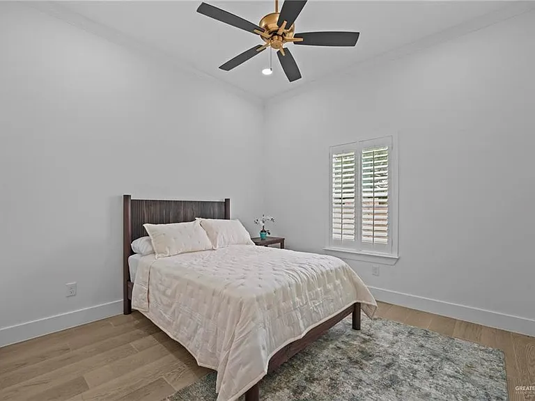645 Esplanade Cir — Photo 12