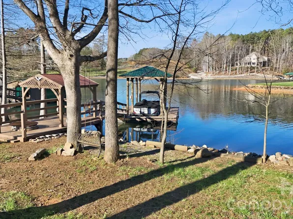232 Apache Rd, Troutman, NC 28166