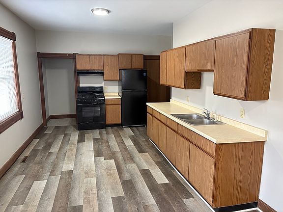 2nd image of 2268 S Woodward St