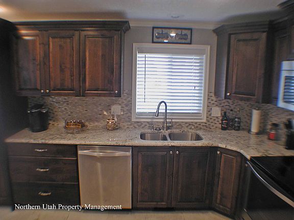4 Kitchen_03292016