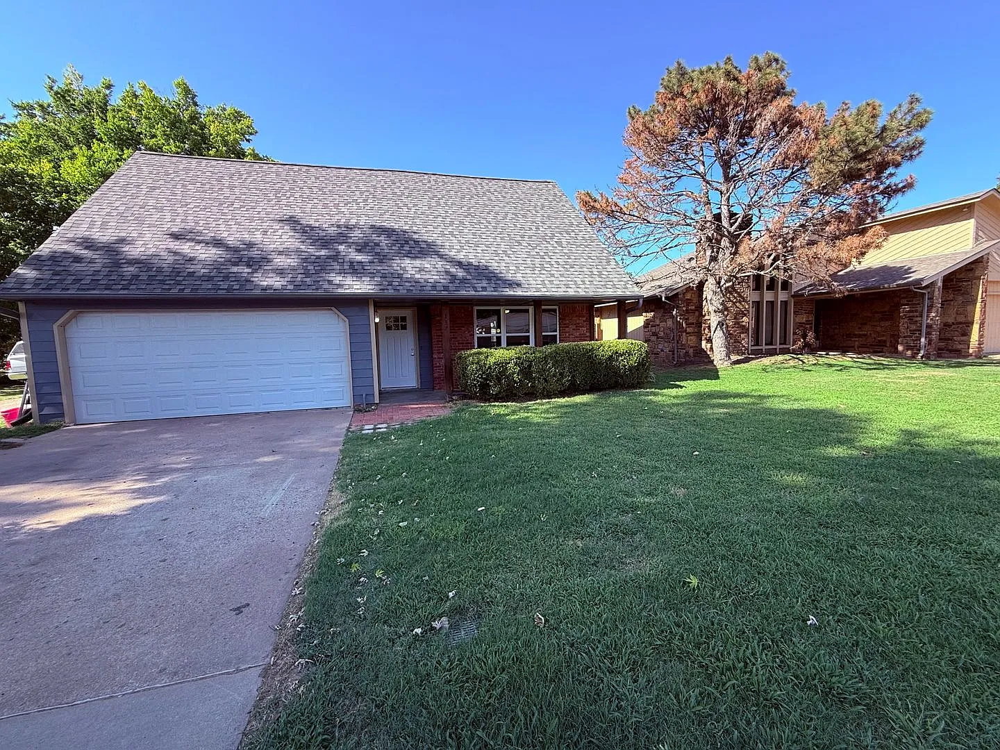 Nice 3 bedroom 2.5 bath near Jenks HS — Photo 2