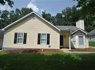 728 Foxridge Rd, Greensboro, NC 27406