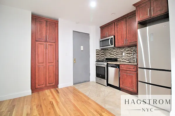 Rented by Hagstrom Management Inc | media 31