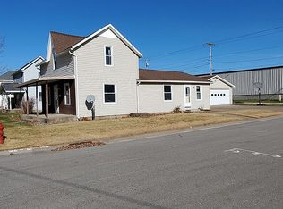 407 S 3rd St, Bellevue, IA 52031