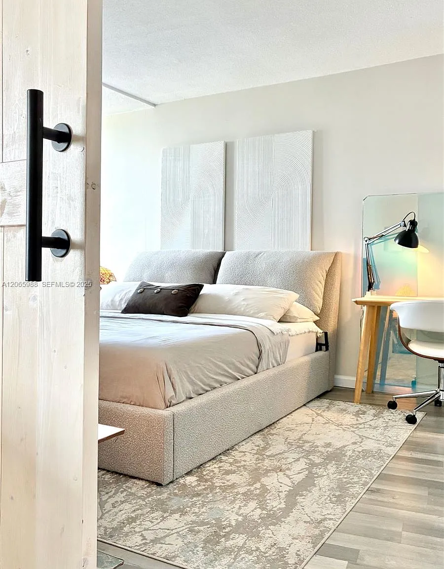 King Cole Condo — Photo 2