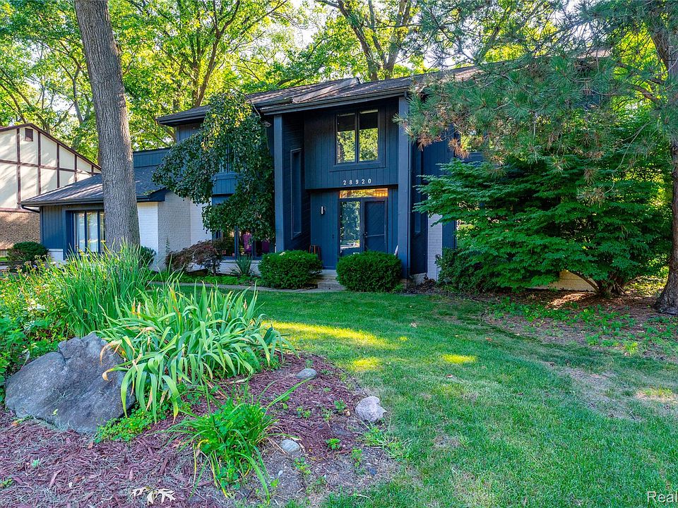 1st image of 28920 Appleblossom Ln