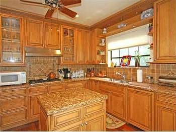 4th image of 825 S Alhambra Cir