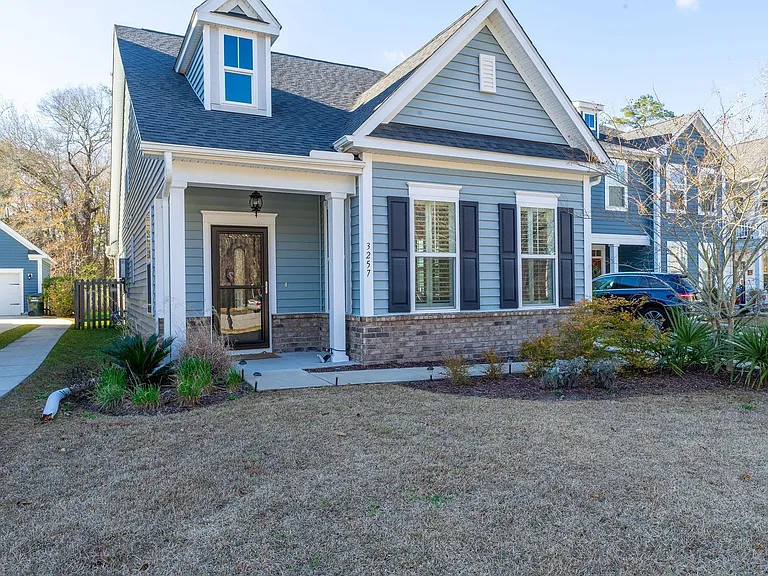 3257 Moonlight Dr — Photo 4