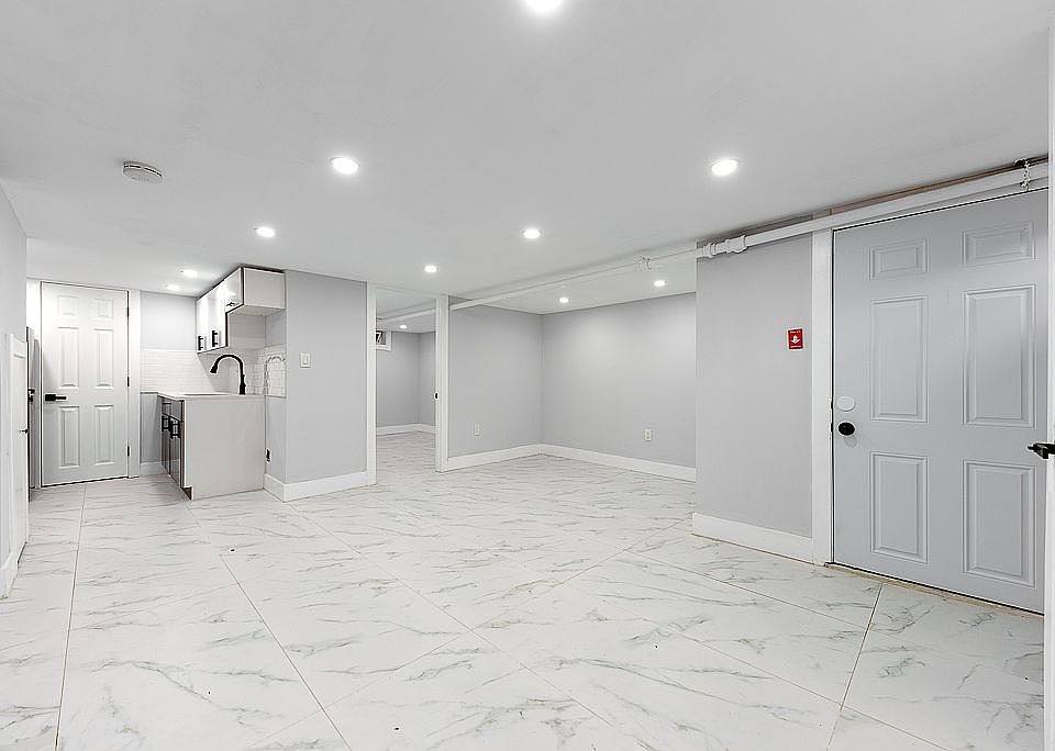 1st image of 11428 200th St