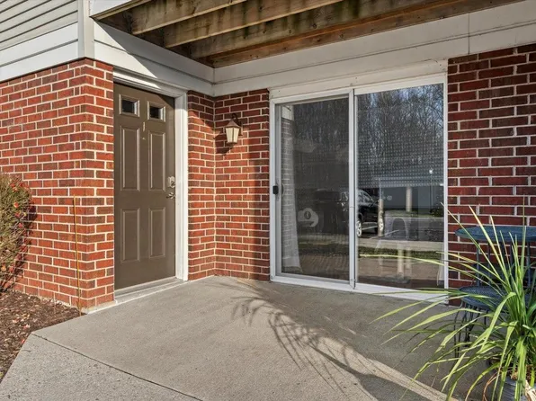 W169N11054 Ashbury LANE #1, Germantown, WI 53022