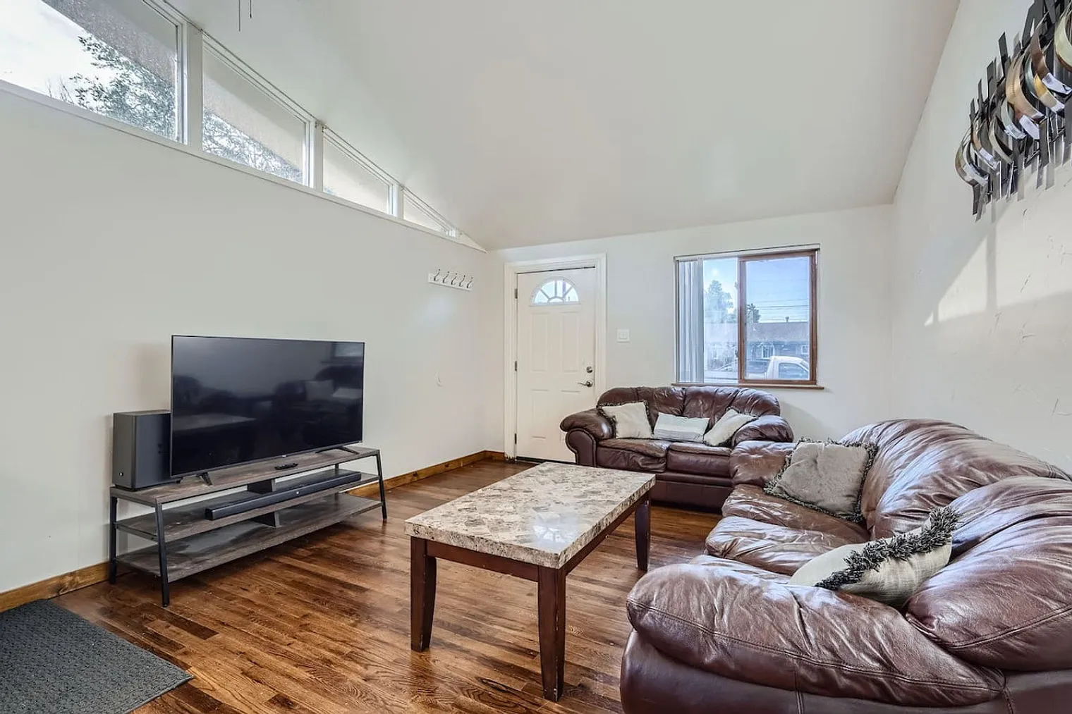 2 bed, 1.0 bath, $2,792 — Photo 3
