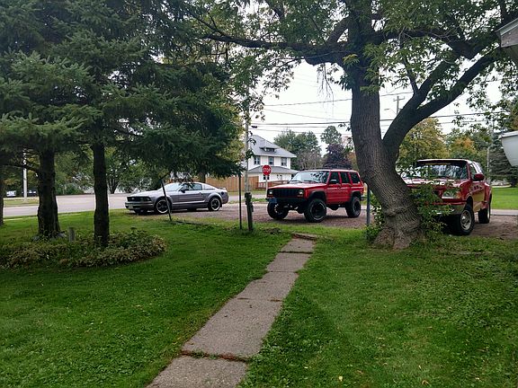 2nd image of 310 E Broadway Ave