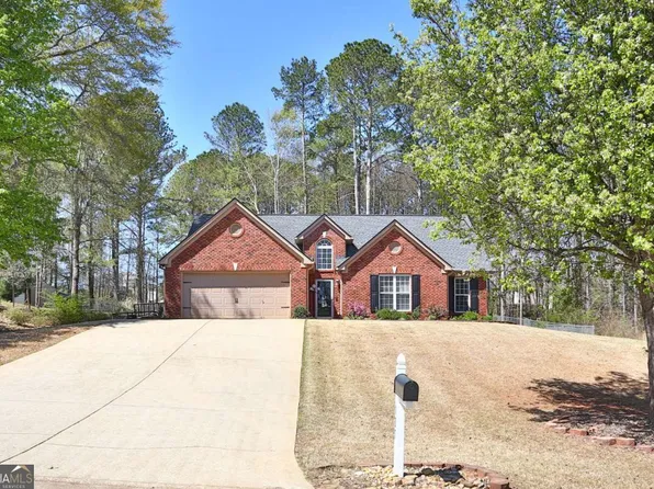 107 Jacob Dr, Hoschton, GA 30548