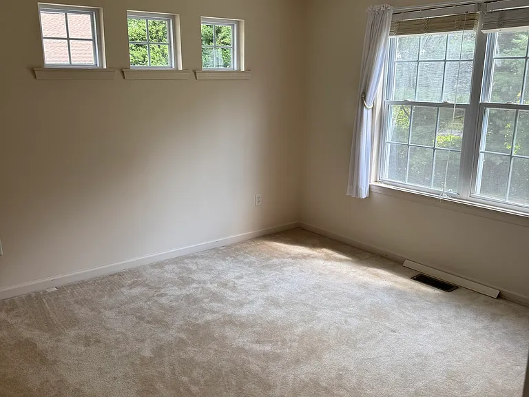 30 Grist Mill Dr — Photo 13