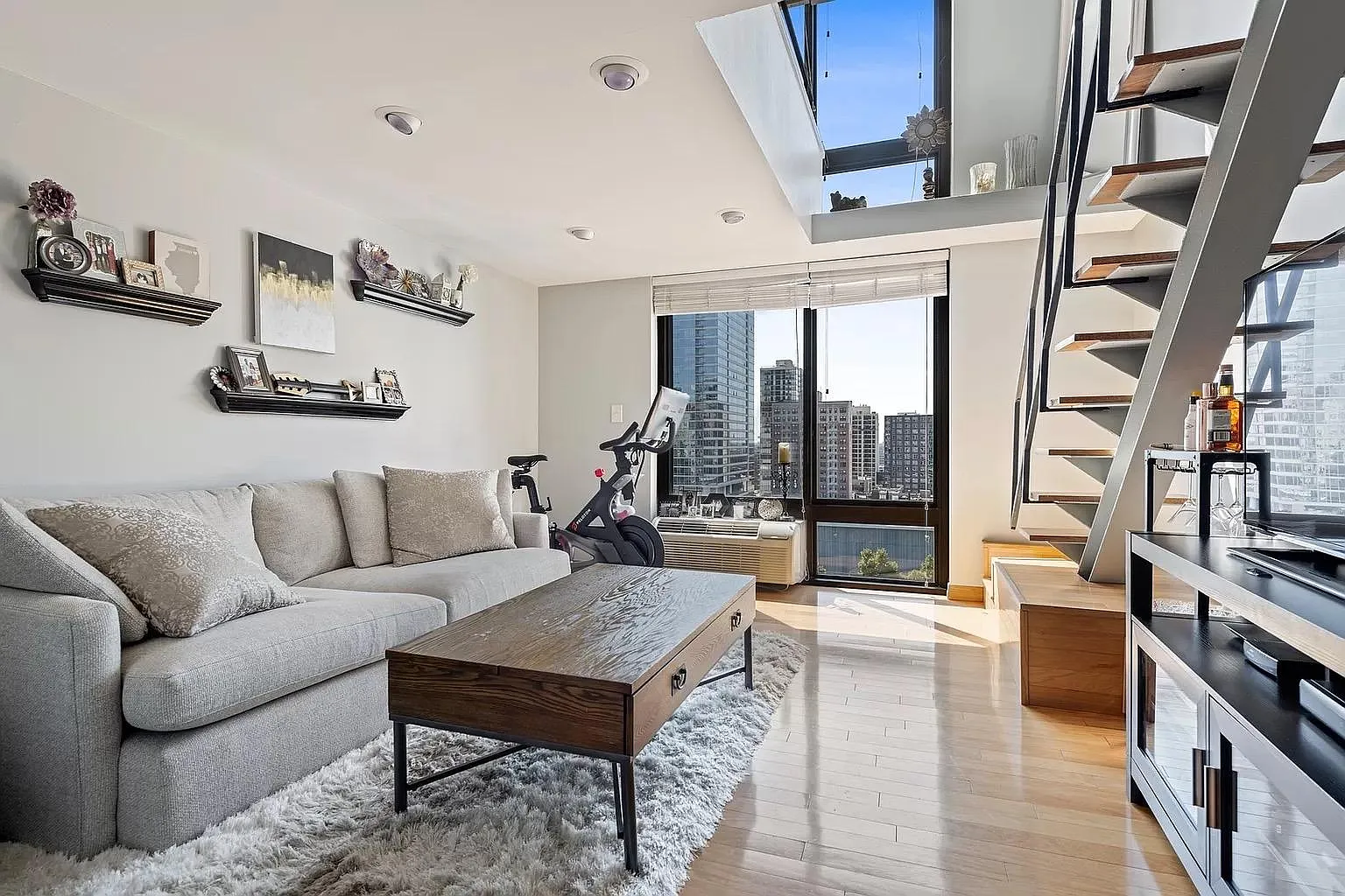 1 bed, 800 sqft, $2,695 — Photo 1