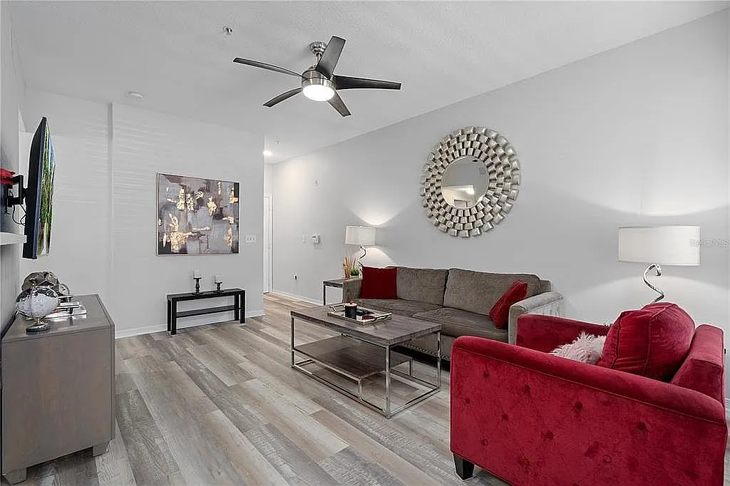 2 bed, 1153 sqft, $2,300 — Photo 4