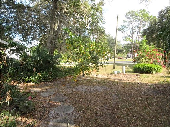 2nd image of 1417 W Corktree Cir