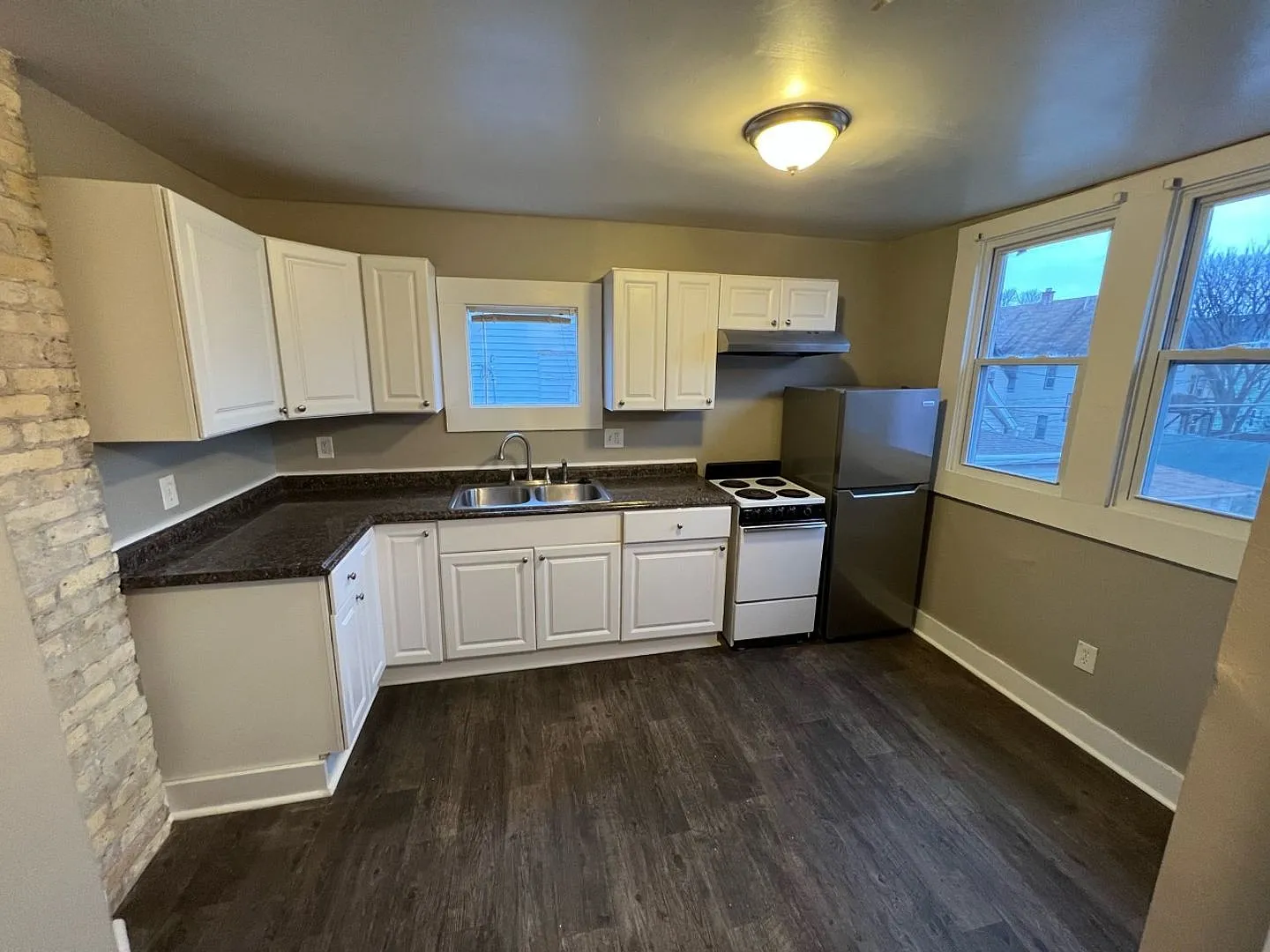 2846 N Holton St (4 Family) — Photo 1