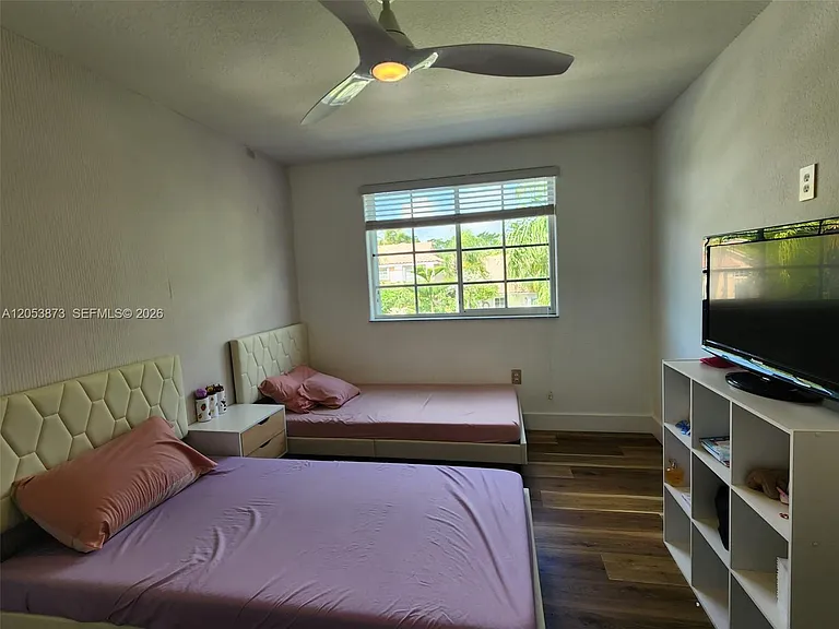 594 Spinnaker — Photo 32