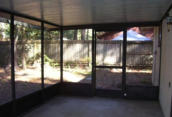 3rd image of 2912 NW 40th Pl