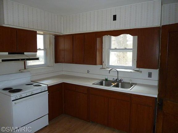 2nd image of 1707 Francis Ave SE