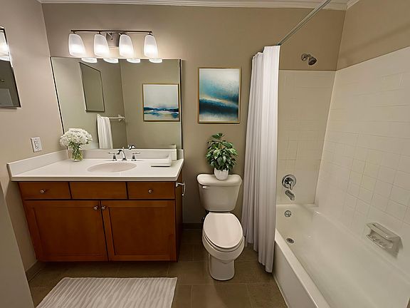 2nd image of 2905 Linwood Ave #16