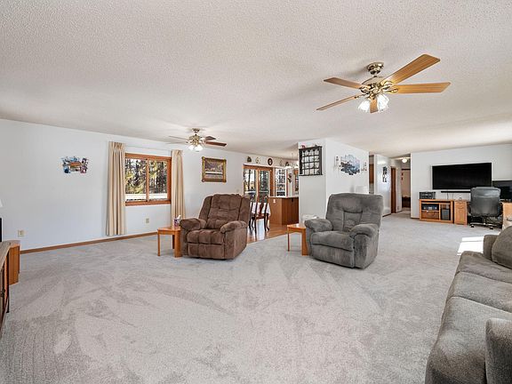 4th image of 26437 Ridgewood Rd