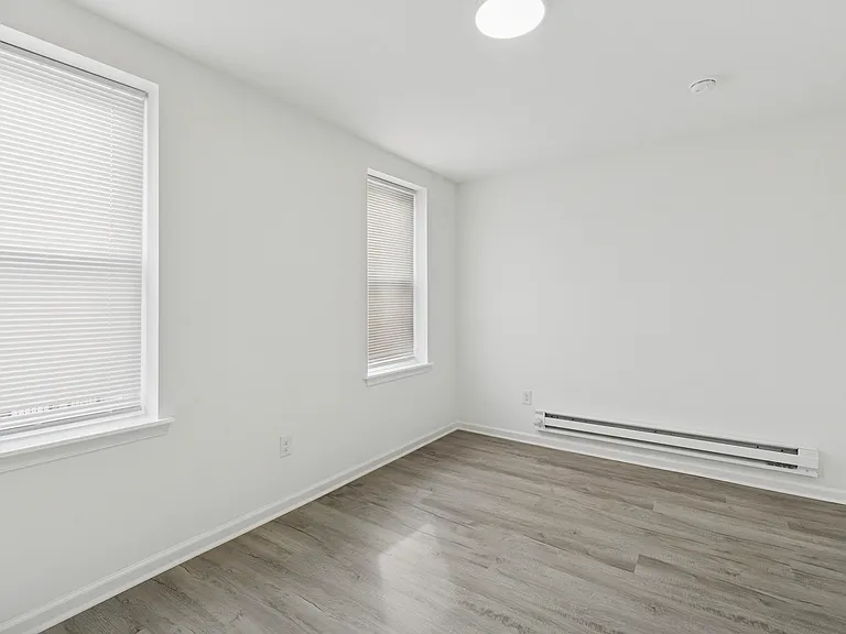 1516 S Ringgold St — Photo 11