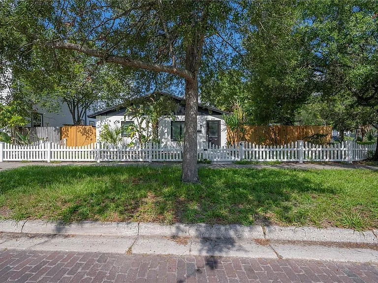 6901 S Fitzgerald St — Photo 4