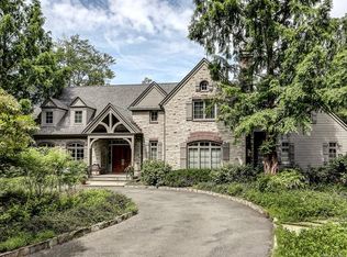 8 Springhouse Rd, Sloatsburg, NY 10974