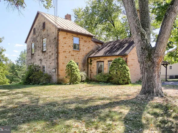 181 Shatto Dr, Carlisle, PA 17013