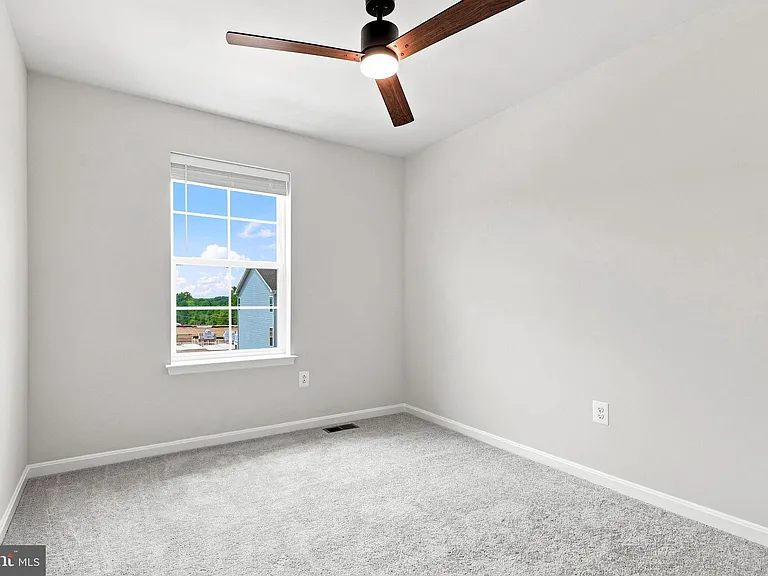 417 Seeback Dr — Photo 54