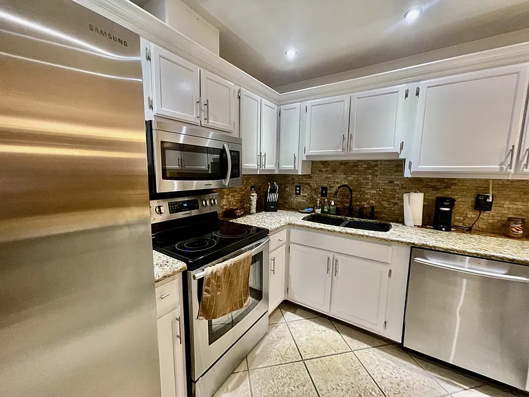 9070 Spring Mountain Rd #204 — Photo 15
