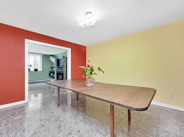 80-04 Cowles Court image 8 of 29