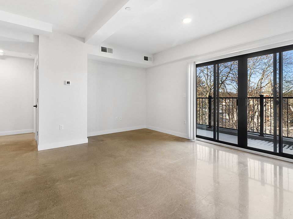 1st image of 504 Glenbrook Rd #402