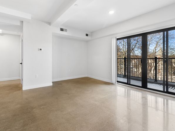504 Glenbrook Rd #210