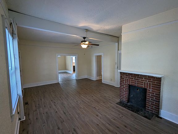 Spacious living room
