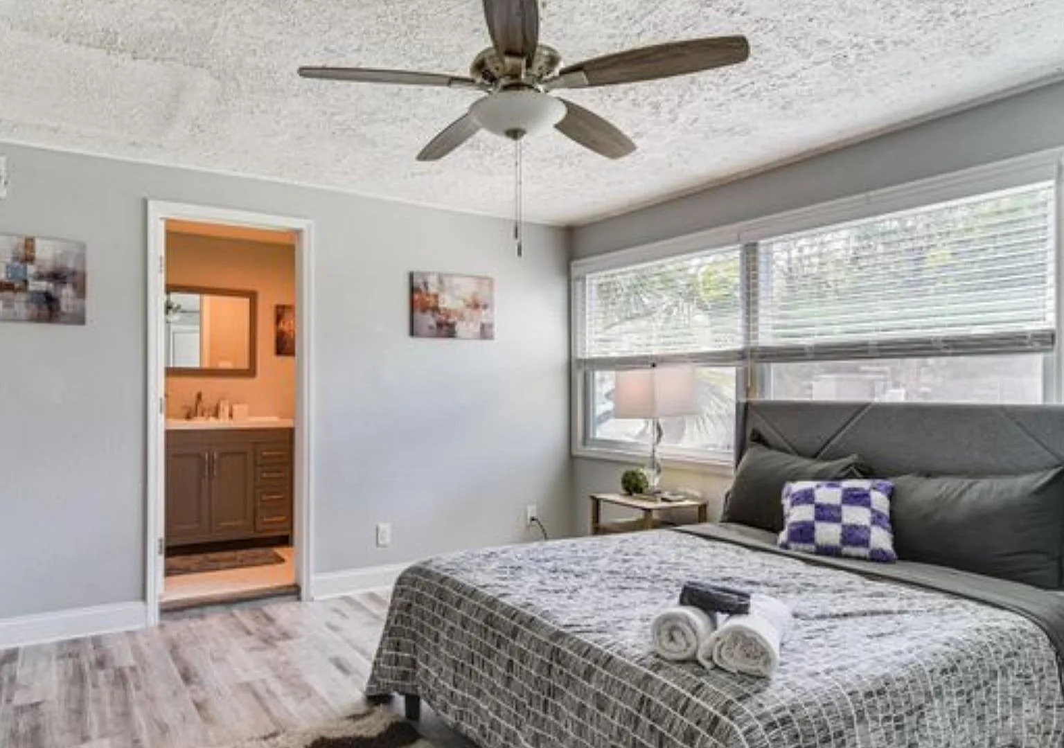4 bed, 3.0 bath, 1372 sqft, $1,079 — Photo 1