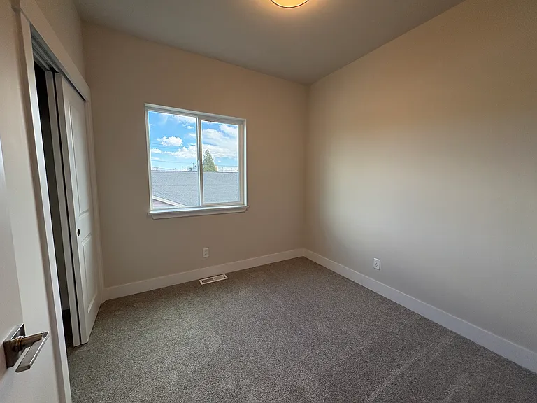1075 Red Apple Rd #B6 — Photo 12