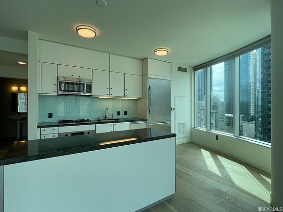 2nd image of 301 Main St #21H