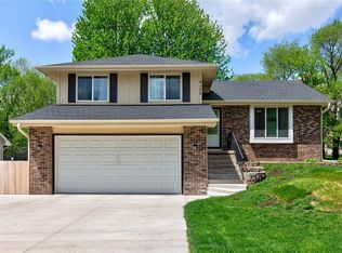 4122 Patricia Dr, Urbandale, IA 50322