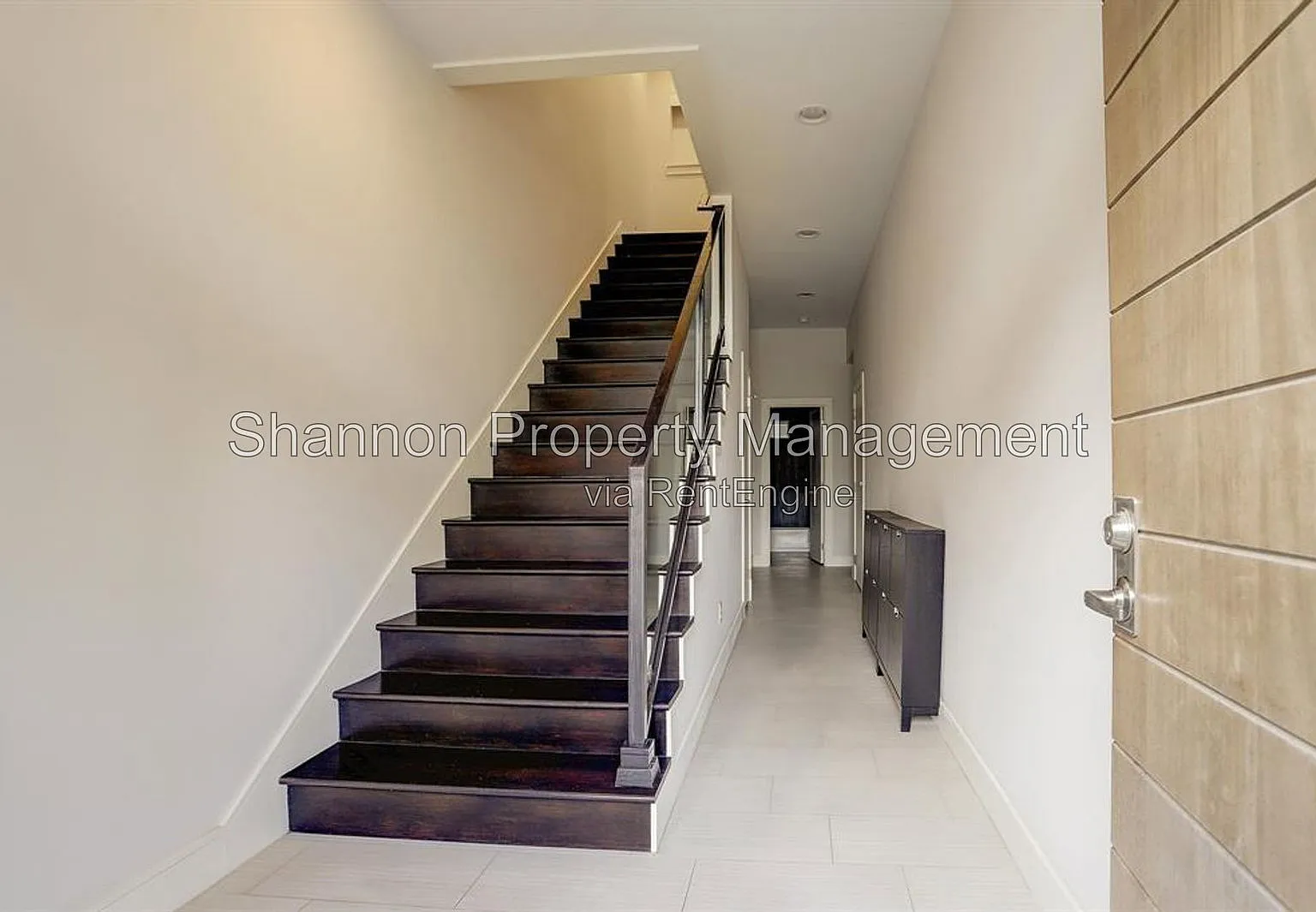 3 bed, 3.5 bath, 2416 sqft, $2,975 — Photo 3