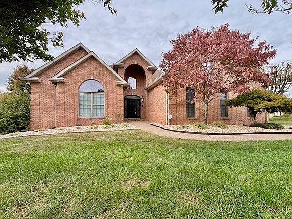 3rd image of 410 Treemont Dr