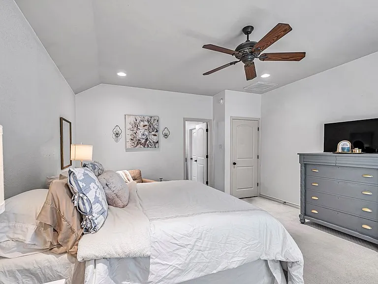 5908 Pedernales Dr — Photo 18