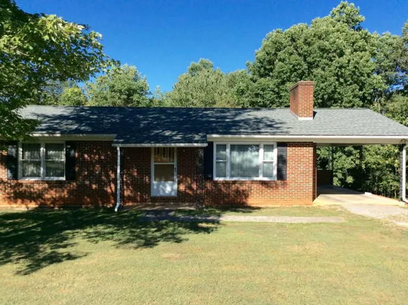 391 Cardinal Ridge Dr, Rocky Mount, VA 24151