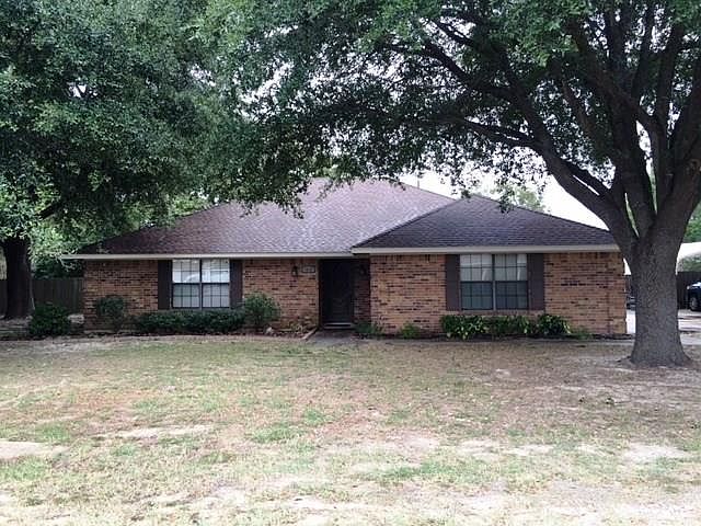 1st image of 1030 Live Oak Cir